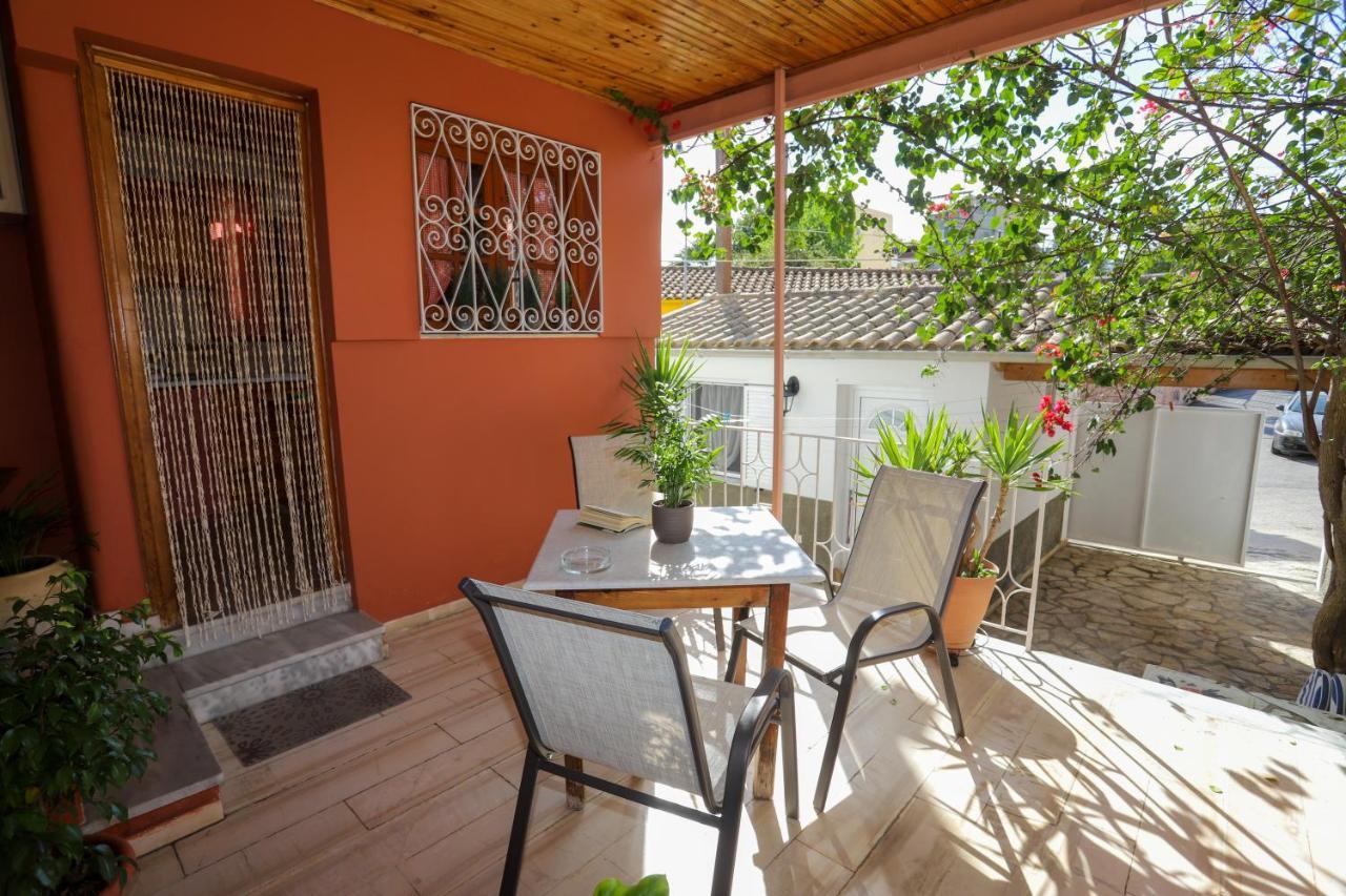 Family House At Corfu Townアパートメント エクステリア 写真