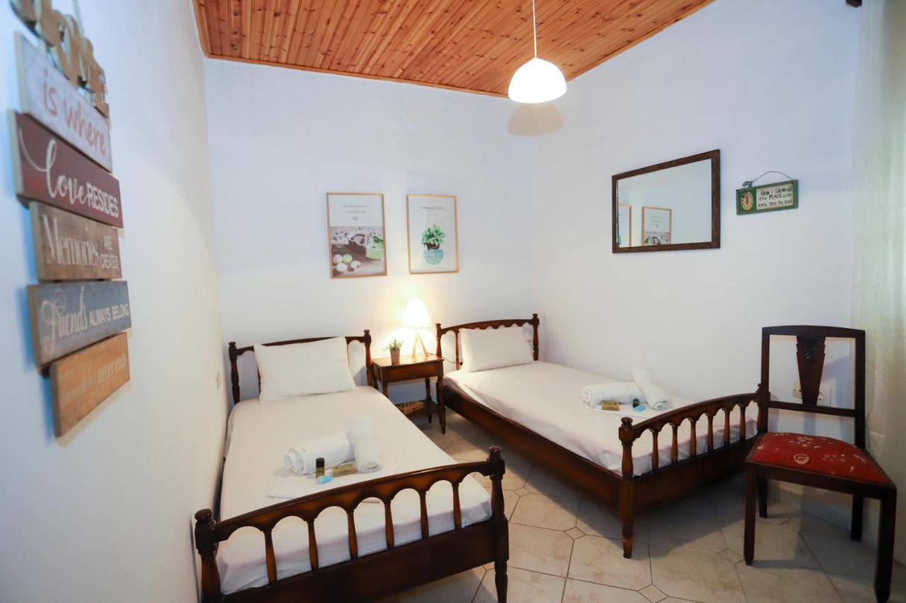 Family House At Corfu Townアパートメント エクステリア 写真