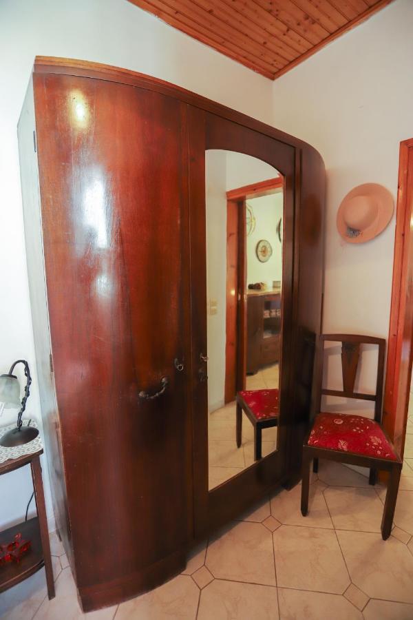Family House At Corfu Townアパートメント エクステリア 写真