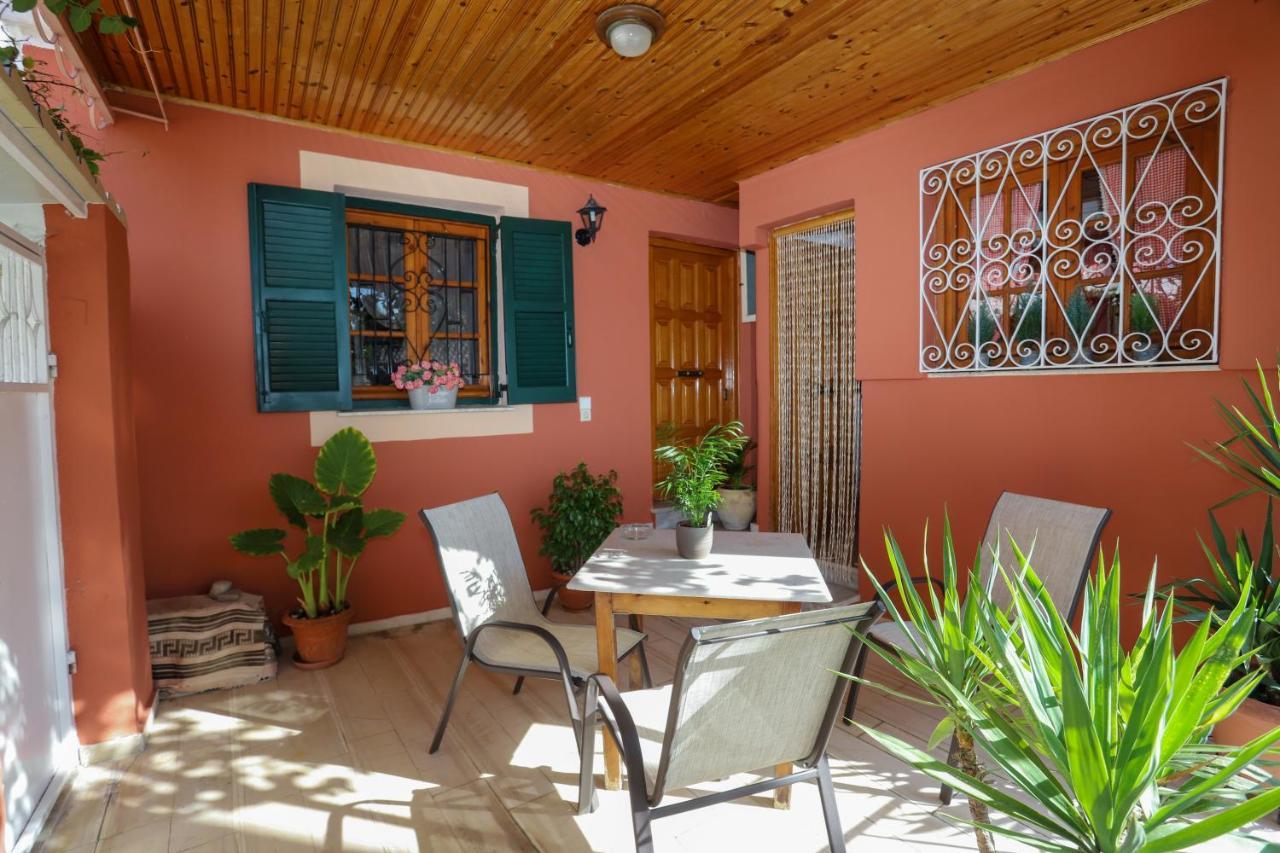Family House At Corfu Townアパートメント エクステリア 写真